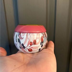 GINGERBREAD & TANGERINE Scented Candle with Floral Jar and Pink Lid